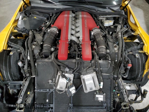 2014 Ferrari F12 z VIN ZFF74UHT5E0203242, wystawiony jako Copart lot #39032483 z przebiegiem 7 926 mil mil oraz Szkoda całkowita • Salvage title. Historia ofert i sprzedaży dostępna na DreamBid. Obrazek 12.