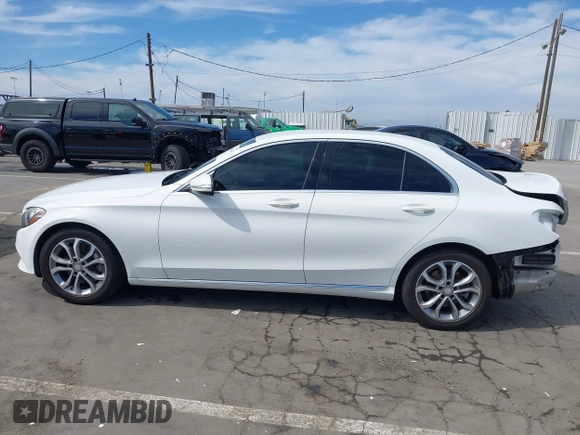 2015 Mercedes-Benz C 300 z VIN 55SWF4JB3FU091838, wystawiony jako IAAI lot #42018413 z przebiegiem 98 338 mil mil oraz . Historia ofert i sprzedaży dostępna na DreamBid. Obrazek 15.