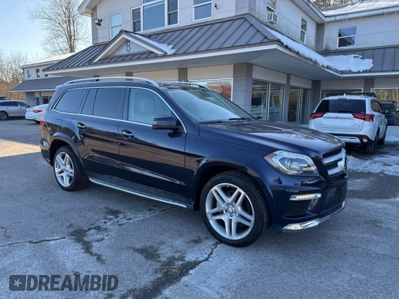 2013 Mercedes-Benz GL-Class GL 550 with VIN 4JGDF7DE8DA180001, listed as a IAAI auction lot 41525243 with 181,044 mi miles. Bid and sale history available at carsss.com. Image 1.