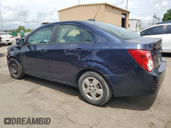 2016 Chevrolet Sonic LS z VIN 1G1JA5SH0G4164037, wystawiony jako Copart lot #60185515 z przebiegiem 211 229 mil mil oraz Czysty tytuł • Clean title. Historia ofert i sprzedaży dostępna na DreamBid. Obrazek 2.
