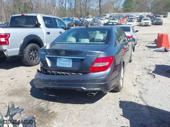 2013 Mercedes-Benz C-Class C 300 Sport with VIN WDDGF8AB3DG122480, listed as a IAAI auction lot 41805512 with 118,841 mi miles. Bid and sale history available at carsss.com. Image 16.