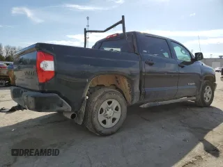 2018 Toyota Tundra 2WD SR5 with VIN 5TFEM5F18JX124954, listed as a Copart auction lot 46666015 with 101,300 mi miles and Salvage Title. Bid and sale history available at carsss.com. Image 3.
