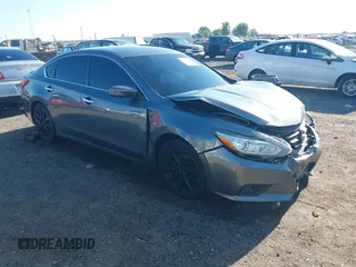 2017 Nissan Altima SV z VIN 1N4AL3AP7HC180540, wystawiony jako IAAI lot #42210042 z przebiegiem 120 314 mil mil oraz . Historia ofert i sprzedaży dostępna na DreamBid. Obrazek 1.