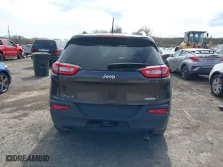 2014 Jeep Cherokee Latitude with VIN 1C4PJMCS8EW138499, listed as a IAAI auction lot 42098609 with 149,782 mi miles. Bid and sale history available at carsss.com. Image 16.
