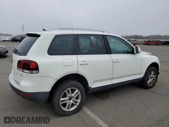 2008 Volkswagen Touareg V6 z VIN WVGBE77L08D043577, wystawiony jako Copart lot #50735775 z przebiegiem Nie podano mil oraz Szkoda całkowita • Salvage title. Historia ofert i sprzedaży dostępna na DreamBid. Obrazek 3.