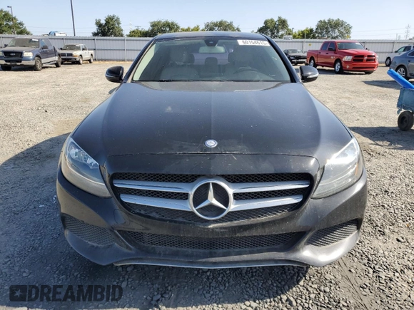 2017 Mercedes-Benz C 300 z VIN 55SWF4JB0HU219715, wystawiony jako Copart lot #60154615 z przebiegiem 130 378 mil mil oraz Czysty tytuł • Clean title. Historia ofert i sprzedaży dostępna na DreamBid. Obrazek 5.