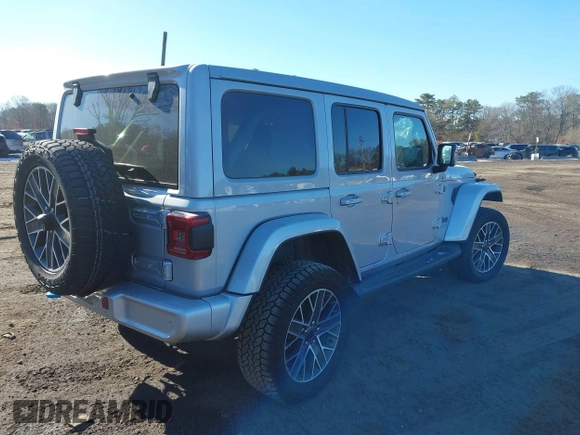 2024 Jeep Wrangler High Altitude z VIN 1C4RJXU65RW161966, wystawiony jako IAAI lot #41396611 z przebiegiem 4 627 mil mil oraz . Historia ofert i sprzedaży dostępna na DreamBid. Obrazek 4.