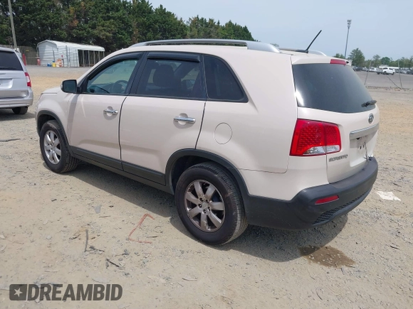 2011 Kia Sorento LX with VIN 5XYKT3A18BG125401, listed as a IAAI auction lot 42123824 with 284,660 mi miles. Bid and sale history available at carsss.com. Image 3.