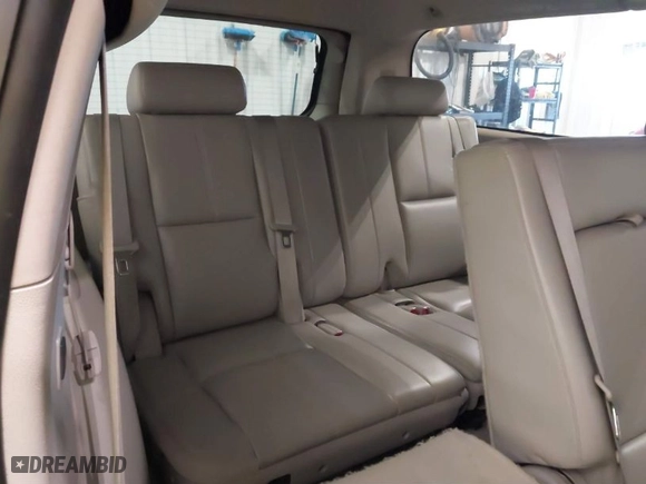 2011 GMC Yukon XL SLT with VIN 1GKS2KE36BR358708, listed as a IAAI auction lot 41650987 with 1 mi miles. Bid and sale history available at carsss.com. Image 12.