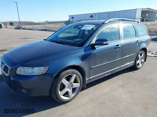 2008 Volvo V50 2.4L with VIN YV1MW382882379153, listed as a IAAI auction lot 41484447 with 223,450 mi miles. Bid and sale history available at carsss.com. Image 2.