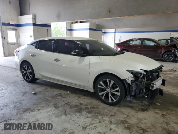2016 Nissan Maxima SR z VIN 1N4AA6AP0GC438239, wystawiony jako Copart lot #55441945 z przebiegiem 68 614 mil mil oraz Szkoda całkowita • Salvage title. Historia ofert i sprzedaży dostępna na DreamBid. Obrazek 4.