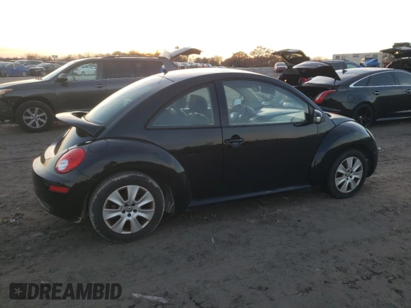2009 Volkswagen New Beetle Coupe S with VIN 3VWPW31C69M511498, listed as a Copart auction lot 82576534 with 200,530 mi miles and Salvage Title. Bid and sale history available at carsss.com. Image 3.