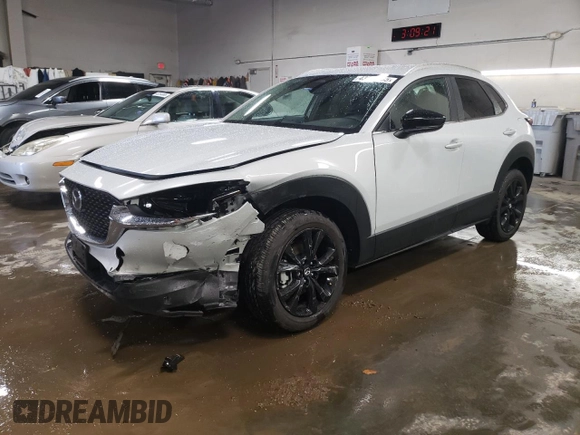 2024 Mazda CX-30 S Select Sport z VIN 3MVDMBBM1RM715881, wystawiony jako Copart lot #43393485 z przebiegiem 2535 mil mil oraz Szkody całkowita. Historia ofert i sprzedaży dostępna na DreamBid. Obrazek 1.
