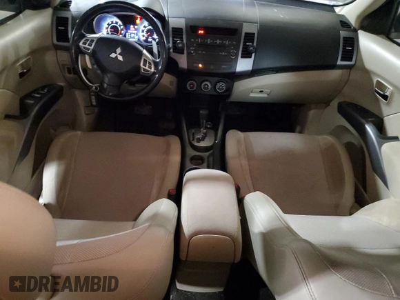 2010 Mitsubishi Outlander SE с VIN JA4AS3AWXAZ018838, выставлен на аукционе Copart как лот 46368595 с пробегом 71 888 миль миль и Списание • Salvage title. История ставок и продаж доступна на DreamBid. Изображение 8.