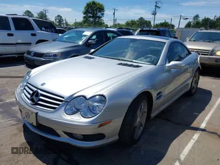 2005 Mercedes-Benz SL 500 z VIN WDBSK75F55F098924, wystawiony jako IAAI lot #42215237 z przebiegiem 211 102 mil mil oraz . Historia ofert i sprzedaży dostępna na DreamBid. Obrazek 2.