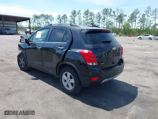 2020 Chevrolet Trax LT with VIN KL7CJLSB0LB007708, listed as a IAAI auction lot 41894103 with 101,277 mi miles. Bid and sale history available at carsss.com. Image 3.