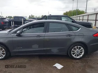 2019 Ford Fusion Hybrid SE with VIN 3FA6P0LU3KR108898, listed as a IAAI auction lot 41882847 with 159,076 mi miles. Bid and sale history available at carsss.com. Image 15.