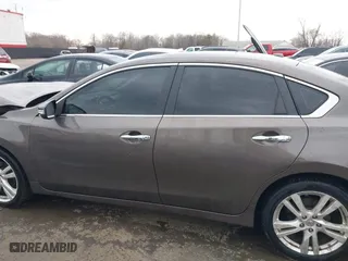 2013 Nissan Altima 3.5 SL with VIN 1N4BL3AP6DC115239, listed as a IAAI auction lot 41638014 with 289,169 mi miles. Bid and sale history available at carsss.com. Image 13.