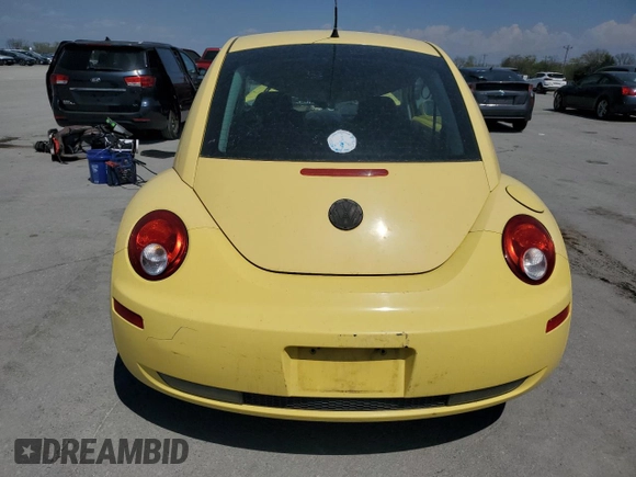 2008 Volkswagen Beetle S z VIN 3VWPW31C58M507697, wystawiony jako Copart lot #52484205 z przebiegiem 130 046 mil mil oraz Tytuł czysty. Historia ofert i sprzedaży dostępna na DreamBid. Obrazek 6.