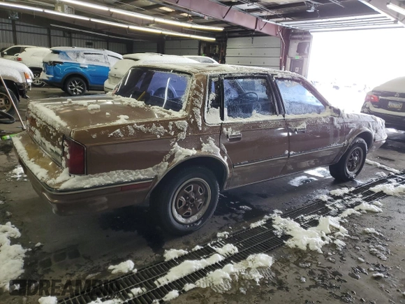 1986 Oldsmobile Cutlass z VIN 2G3AJ19R6G9345283, wystawiony jako Copart lot #41680155 z przebiegiem 30 900 mil mil oraz Tytuł czysty. Historia ofert i sprzedaży dostępna na DreamBid. Obrazek 3.