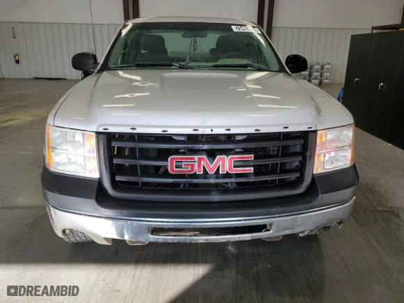 2011 GMC Sierra 1500 Work Truck with VIN 1GTR2TE30BZ138920, listed as a Copart auction lot 81489214 with 160,642 mi miles and Clean Title. Bid and sale history available at carsss.com. Image 5.
