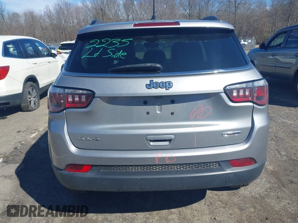 2019 Jeep Compass Altitude z VIN 3C4NJDBB4KT786870, wystawiony jako IAAI lot #41740323 z przebiegiem 165 092 mil mil oraz . Historia ofert i sprzedaży dostępna na DreamBid. Obrazek 17.