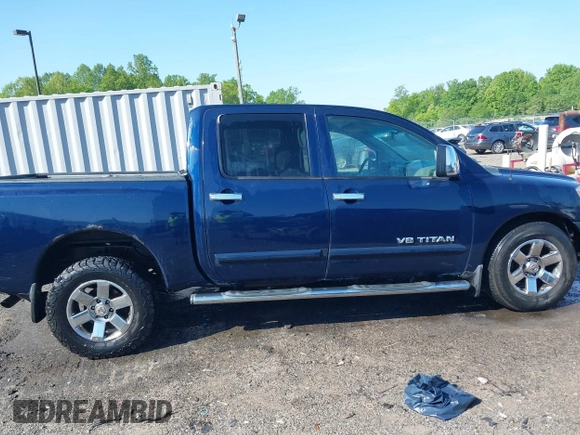 2007 Nissan Titan SE z VIN 1N6BA07B77N214250, wystawiony jako IAAI lot #42142029 z przebiegiem 184 575 mil mil oraz . Historia ofert i sprzedaży dostępna na DreamBid. Obrazek 13.
