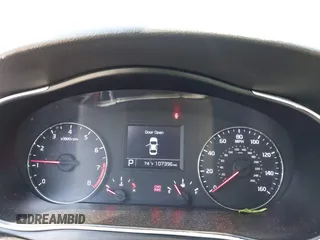 2015 Kia Cadenza Premium z VIN KNALN4D77F5177893, wystawiony jako IAAI lot #42261570 z przebiegiem 107 396 mil mil oraz . Historia ofert i sprzedaży dostępna na DreamBid. Obrazek 7.
