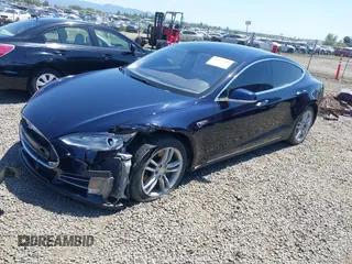 2014 Tesla Model S 60 with VIN 5YJSA1H18EFP31969, listed as a IAAI auction lot 42312485 with 90,043 mi miles and . Bid and sale history available at DreamBid. Image 22.