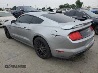 2021 Ford Mustang GT z VIN 1FA6P8CF3M5117977, wystawiony jako Copart lot #62736635 z przebiegiem 13 557 mil mil oraz Szkoda całkowita • Salvage title. Historia ofert i sprzedaży dostępna na DreamBid. Obrazek 2.