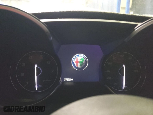 2020 Alfa Romeo Giulia z VIN ZARFANAN8L7629540, wystawiony jako Copart lot #44726155 z przebiegiem 77 672 mil mil oraz Tytuł czysty. Historia ofert i sprzedaży dostępna na DreamBid. Obrazek 9.