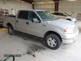 2004 Ford F-150 XLT z VIN 1FTPW14544KC82761, wystawiony jako IAAI lot #42281320 z przebiegiem 147 381 mil mil oraz . Historia ofert i sprzedaży dostępna na DreamBid. Obrazek 1.