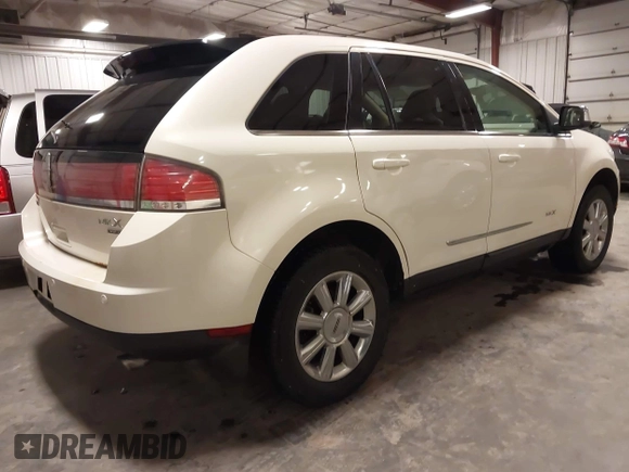 2007 Lincoln MKX with VIN 2LMDU88C57BJ02373, listed as a IAAI auction lot 41870551 with 191,193 mi miles. Bid and sale history available at carsss.com. Image 4.