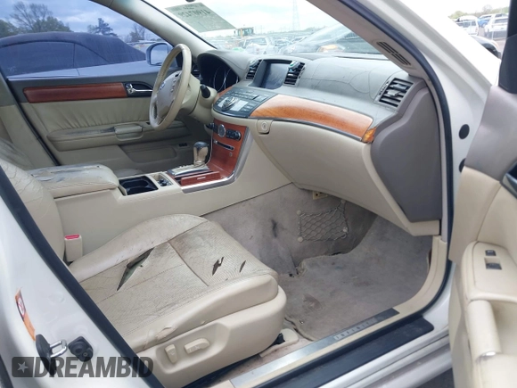 2006 Infiniti M45 Sport with VIN JNKBY01E06M208536, listed as a IAAI auction lot 41907429 with 213,767 mi miles. Bid and sale history available at carsss.com. Image 5.