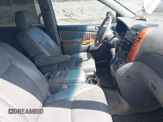 2008 Toyota Sienna XLE with VIN 5TDZK22C18S178979, listed as a IAAI auction lot 42024980 with 202,865 mi miles. Bid and sale history available at carsss.com. Image 5.