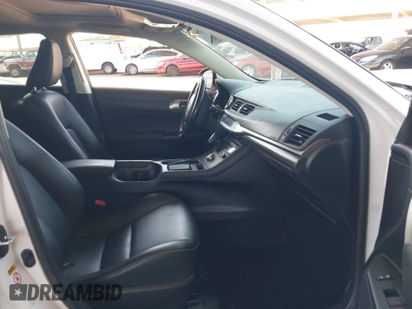 2015 Lexus CT 200h с VIN JTHKD5BH6F2230652, выставлен на аукционе IAAI как лот 42421868 с пробегом 142 242 миль миль и . История ставок и продаж доступна на DreamBid. Изображение 5.