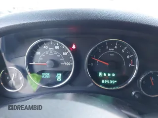 2018 Jeep Wrangler Sahara z VIN 1C4AJWBG2JL936412, wystawiony jako IAAI lot #41381668 z przebiegiem 82 535 mil mil oraz . Historia ofert i sprzedaży dostępna na DreamBid. Obrazek 7.
