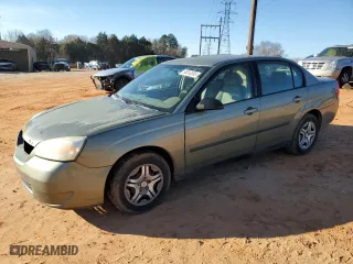 2004 Chevrolet Malibu with VIN 1G1ZS52F64F239032, listed as a Copart auction lot 88010555 with 225,749 mi miles and Salvage Title. Bid and sale history available at carsss.com. Image 1.