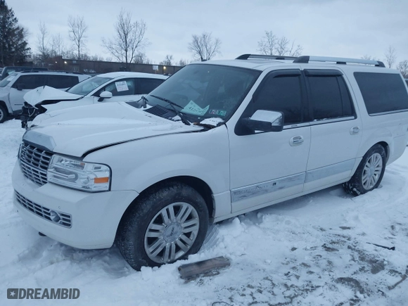 2012 Lincoln Navigator L with VIN 5LMJJ3J59CEL07440, listed as a IAAI auction lot 41257032 with 100,073 mi miles. Bid and sale history available at carsss.com. Image 17.