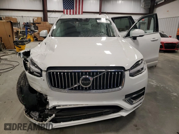 2020 Volvo XC90 Momentum with VIN YV4A22PK2L1546246, listed as a Copart auction lot 42031195 with 24,152 mi miles and Salvage Title. Bid and sale history available at carsss.com. Image 5.