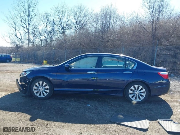 2015 Honda Accord Sedan EX-L with VIN 1HGCR2F82FA099985, listed as a IAAI auction lot 41823545 with 1 mi miles. Bid and sale history available at carsss.com. Image 14.