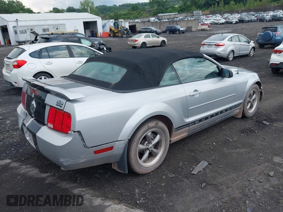 2005 Ford Mustang Deluxe z VIN 1ZVFT84N755215467, wystawiony jako IAAI lot #42452885 z przebiegiem 126 366 mil mil oraz . Historia ofert i sprzedaży dostępna na DreamBid. Obrazek 4.