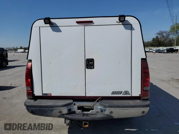 2003 Ford F-250 XL with VIN 1FTNX20P33EC51516, listed as a Copart auction lot 52163345 with 283,665 mi miles and Salvage title. Bid and sale history available at DreamBid. Image 6.
