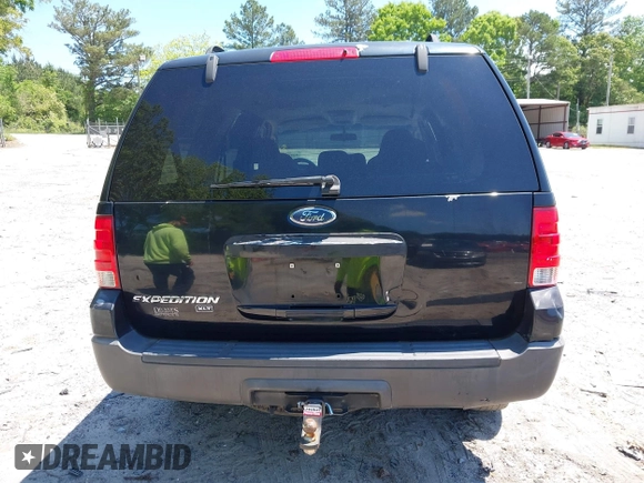 2005 Ford Expedition Special Service with VIN 1FMPU16515LA05821, listed as a IAAI auction lot 42210439 with 219,092 mi miles and . Bid and sale history available at DreamBid. Image 16.