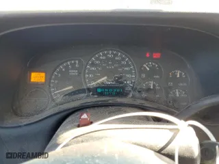 2002 Chevrolet Silverado 1500 LT with VIN 2GCEC19TX21252006, listed as a Copart auction lot 84839084 with 198,778 mi miles and Salvage Title. Bid and sale history available at carsss.com. Image 9.