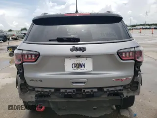 2020 Jeep Compass Trailhawk z VIN 3C4NJDDB7LT171728, wystawiony jako Copart lot #60919295 z przebiegiem 81 826 mil mil oraz Szkoda całkowita • Salvage title. Historia ofert i sprzedaży dostępna na DreamBid. Obrazek 6.