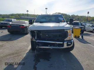 2022 Ford F-250 XL z VIN 1FT7W2BN6NEF62982, wystawiony jako IAAI lot #42086401 z przebiegiem 106 450 mil mil oraz . Historia ofert i sprzedaży dostępna na DreamBid. Obrazek 12.