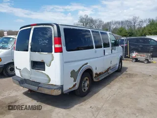 2008 Chevrolet Express Passenger z VIN 1GAHG35K981127449, wystawiony jako IAAI lot #42062262 z przebiegiem 243 575 mil mil oraz . Historia ofert i sprzedaży dostępna na DreamBid. Obrazek 4.
