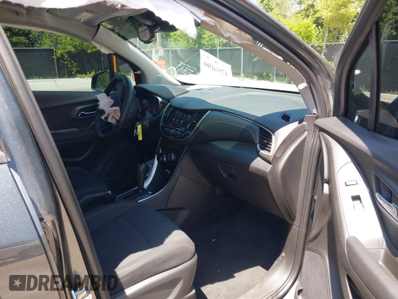 2020 Chevrolet Trax LS with VIN 3GNCJKSB7LL193573, listed as a IAAI auction lot 42560366 with 67,311 mi miles and . Bid and sale history available at DreamBid. Image 5.
