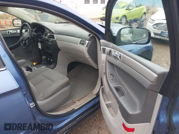 2007 Chrysler Pacifica Touring with VIN 2A8GF68XX7R255541, listed as a IAAI auction lot 40696056 with 127,625 mi miles and . Bid and sale history available at DreamBid. Image 5.